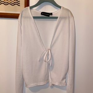 🕊 WHITE FRONT TIE TOP 🕊